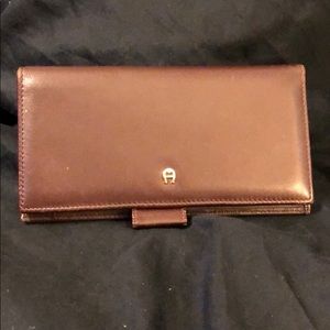 Vintage Etienne Aigner checkbook wallet